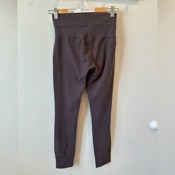 Vuori Daily High-Waisted Leggings in Sangria Small Short - Picture 10 of 10